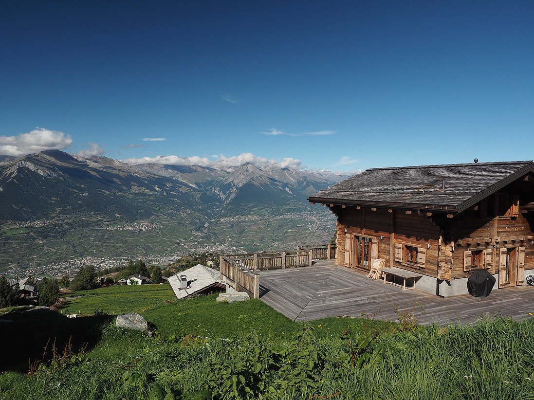 Chalet Altitude 1600 in Conthey